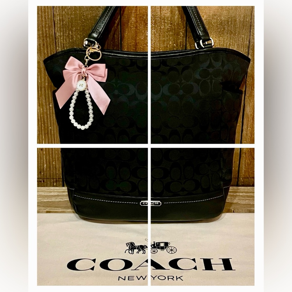 Pink Bow and Faux Pearl Butterfly Keychain Bag Charm. New in Packaging!